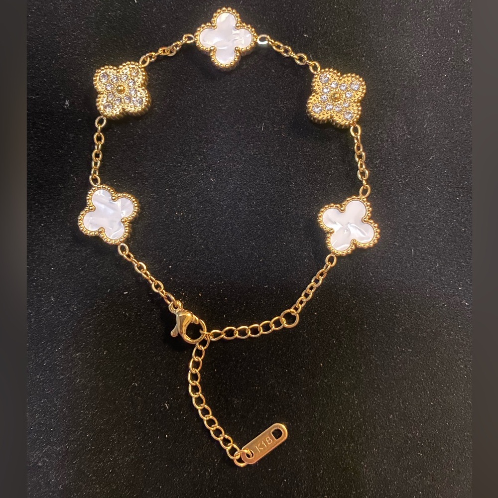 Mother of Pearl Clover Bracelet Adjustable